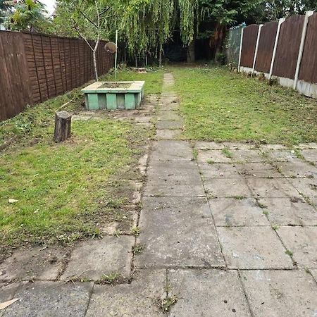 As Peaceful Home Bescot Bagian luar foto